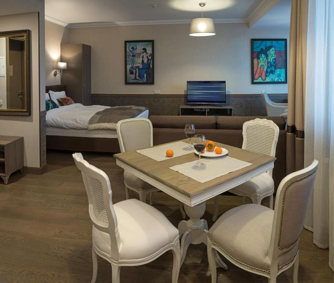 Zentrum Hotel تشيسيناو المظهر الخارجي الصورة